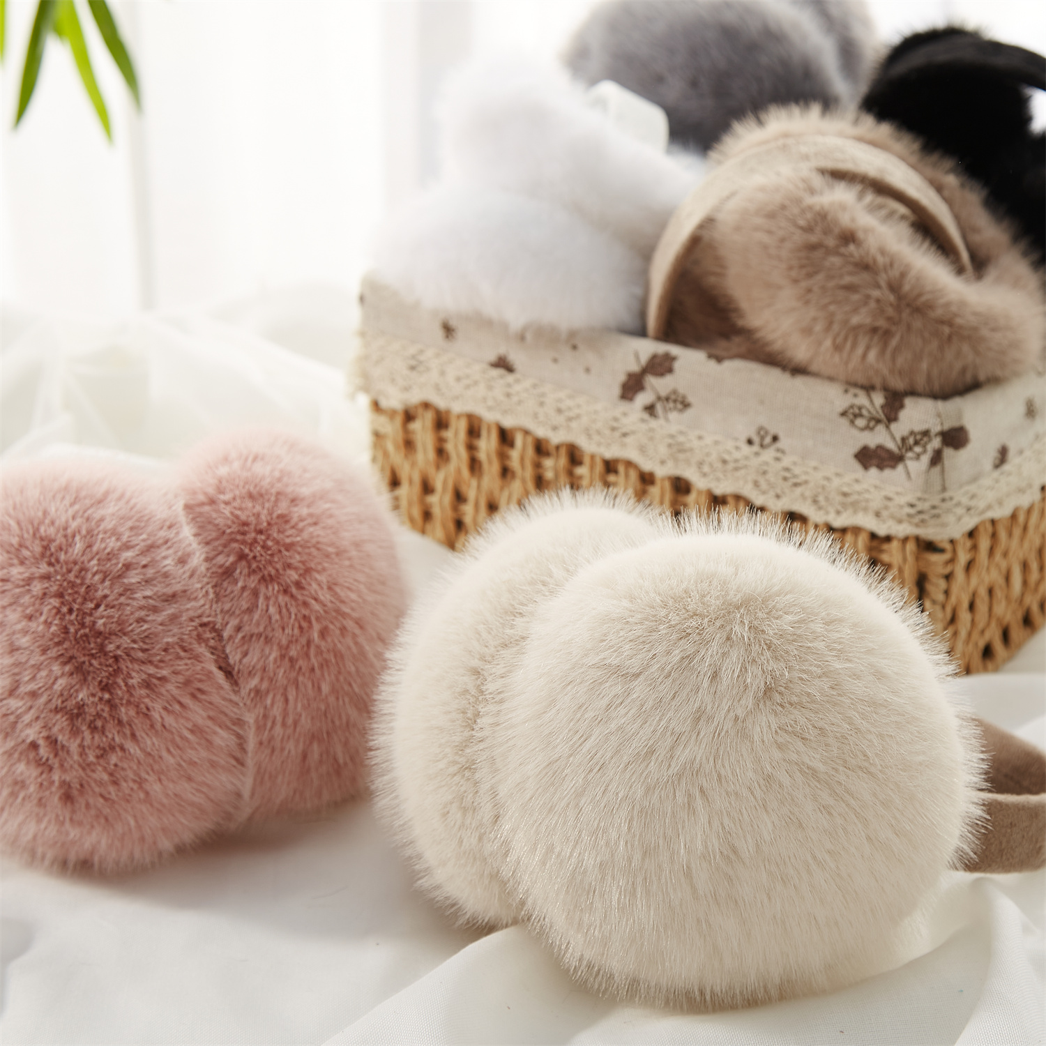 Innovative Beige Earmuffs Fold - огляд і ціна Earmuffs Foldable