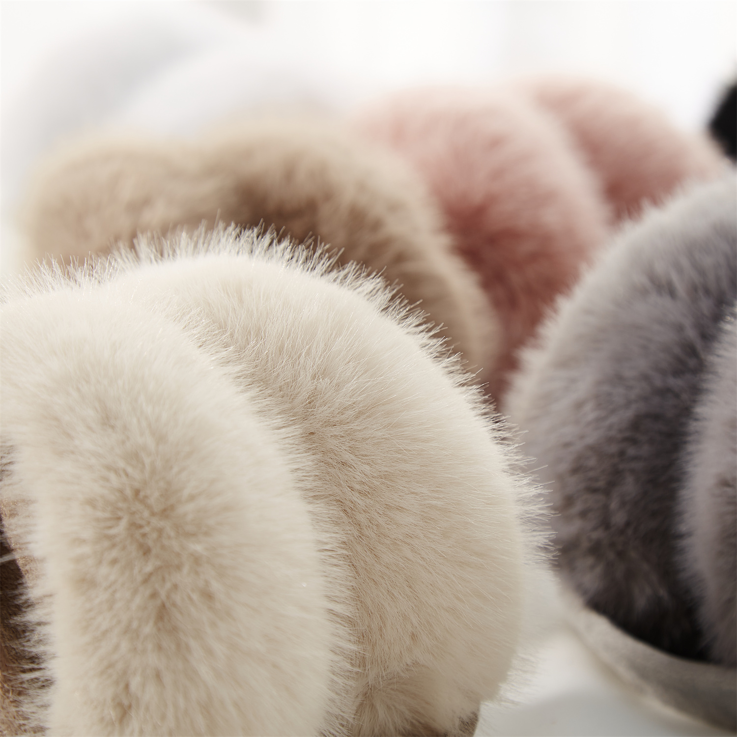 Innovative Beige Earmuffs Fold - огляд і ціна Earmuffs Foldable